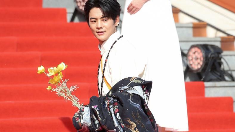 成为丁真的五年:我不可能永远纯真